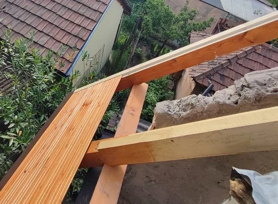 Ácsmunka: új szarufa beépítése